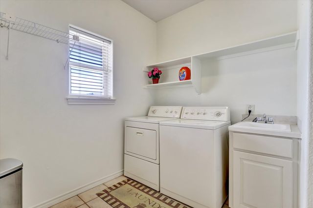 203 Dunkeld DR, Spicewood, TX 78669