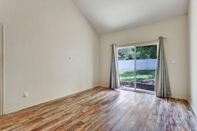 203 Dunkeld DR, Spicewood, TX 78669