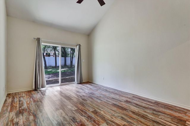 203 Dunkeld DR, Spicewood, TX 78669