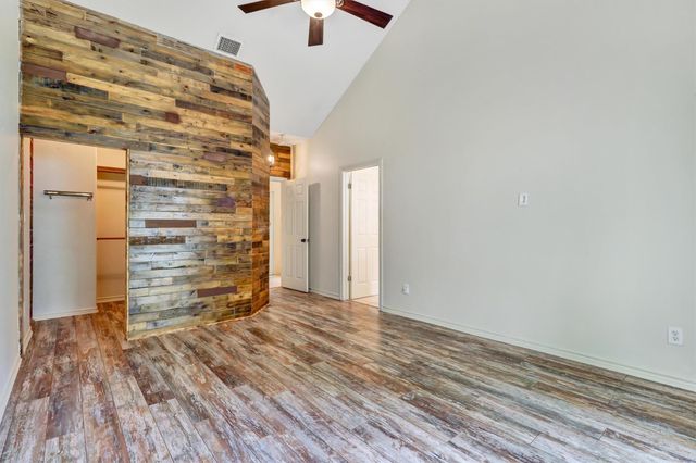 203 Dunkeld DR, Spicewood, TX 78669