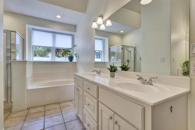 203 Dunkeld DR, Spicewood, TX 78669