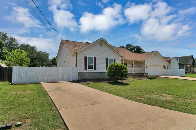 203 Dunkeld DR, Spicewood, TX 78669
