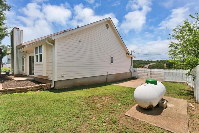 203 Dunkeld DR, Spicewood, TX 78669