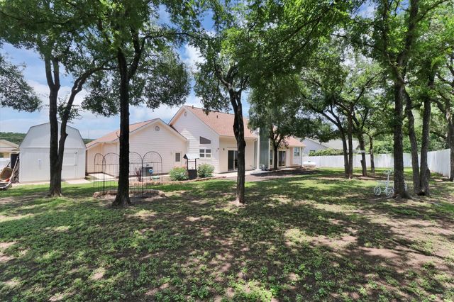 203 Dunkeld DR, Spicewood, TX 78669