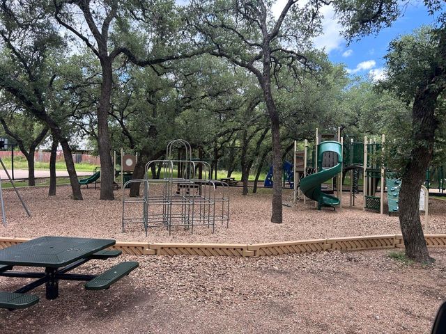 203 Dunkeld DR, Spicewood, TX 78669