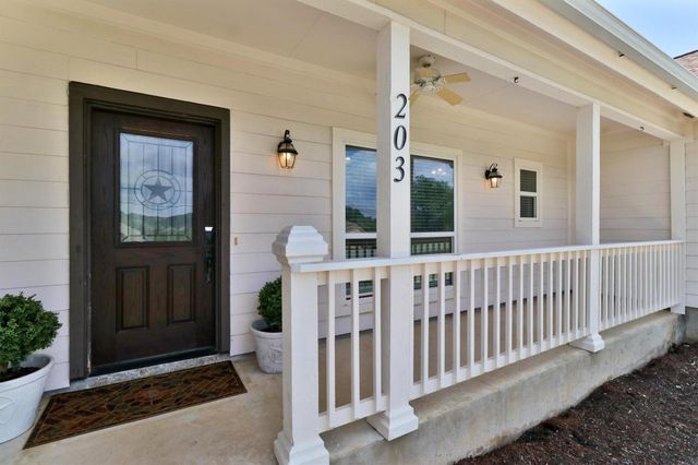 203 Dunkeld DR, Spicewood, TX 78669