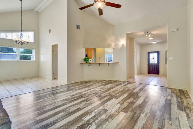 203 Dunkeld DR, Spicewood, TX 78669