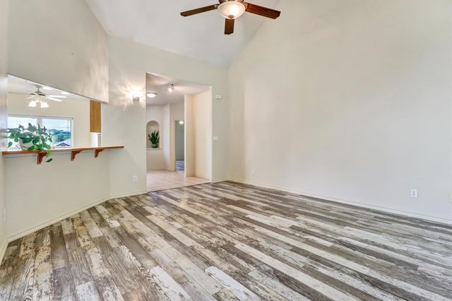 203 Dunkeld DR, Spicewood, TX 78669