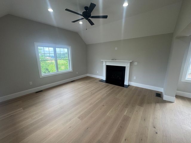 129 Old Westford Rd, Chelmsford, MA 01824