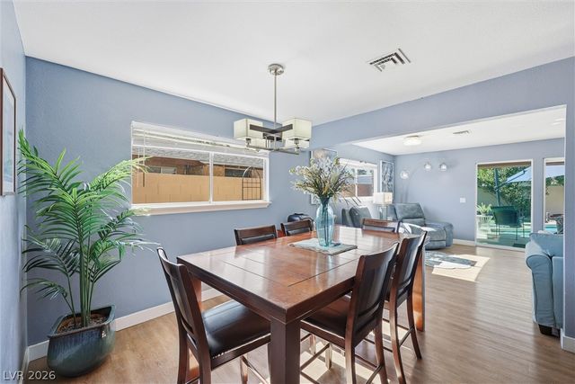 31 Onyx Way, Las Vegas, NV 89106