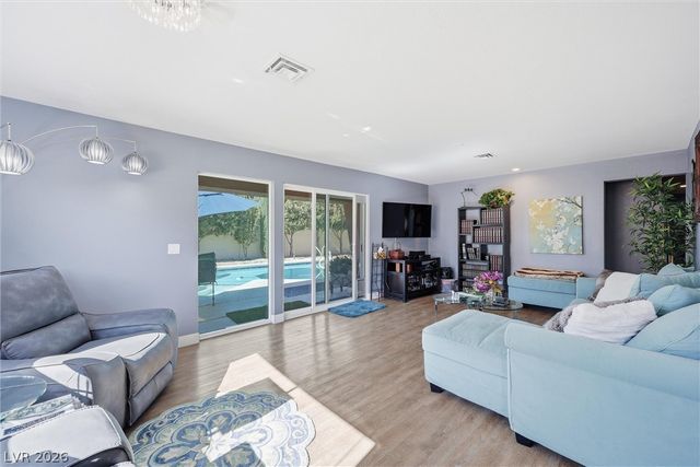 31 Onyx Way, Las Vegas, NV 89106