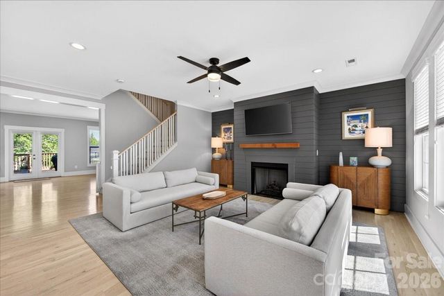 1413 Lomax Avenue, Charlotte, NC 28211