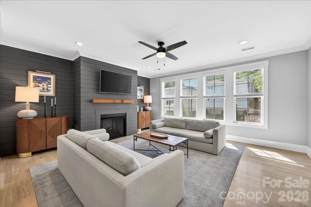 1413 Lomax Avenue, Charlotte, NC 28211