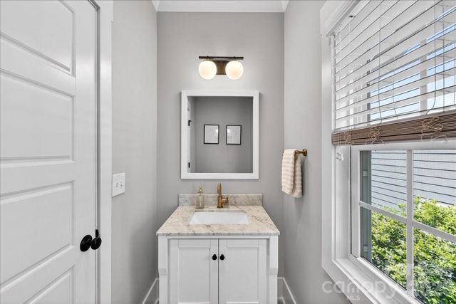 1413 Lomax Avenue, Charlotte, NC 28211