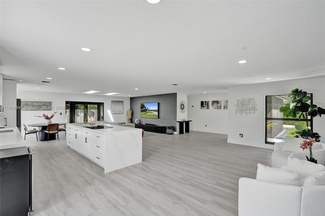 9371 SW 185th Ter, Cutler Bay, FL 33157