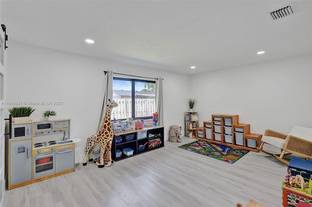 9371 SW 185th Ter, Cutler Bay, FL 33157