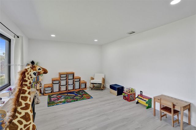 9371 SW 185th Ter, Cutler Bay, FL 33157