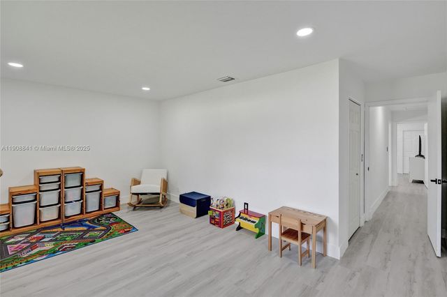 9371 SW 185th Ter, Cutler Bay, FL 33157