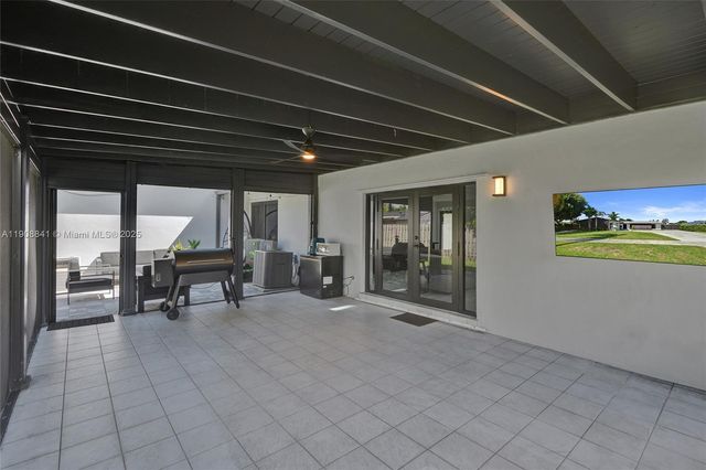 9371 SW 185th Ter, Cutler Bay, FL 33157