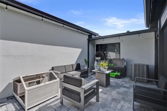 9371 SW 185th Ter, Cutler Bay, FL 33157