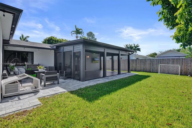 9371 SW 185th Ter, Cutler Bay, FL 33157