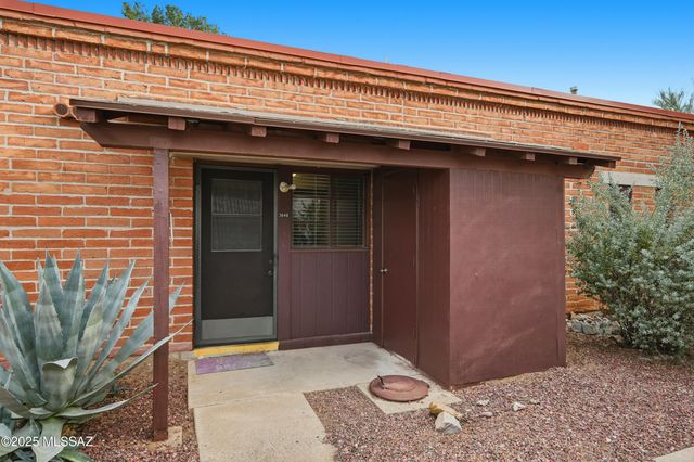 364 S Paseo Lobo, Green Valley, AZ 85614