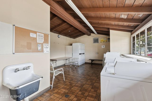 364 S Paseo Lobo, Green Valley, AZ 85614