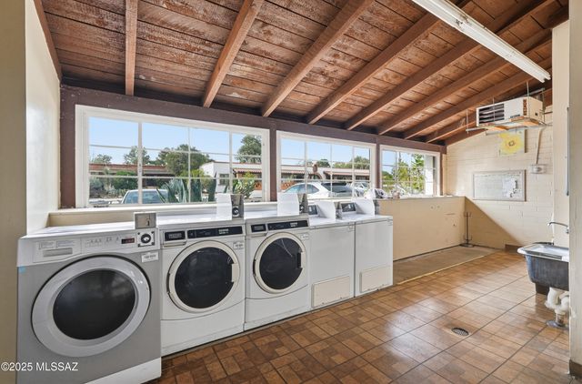 364 S Paseo Lobo, Green Valley, AZ 85614