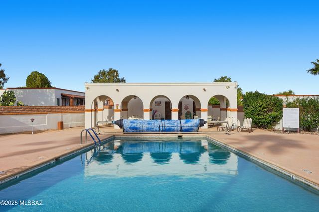 364 S Paseo Lobo, Green Valley, AZ 85614