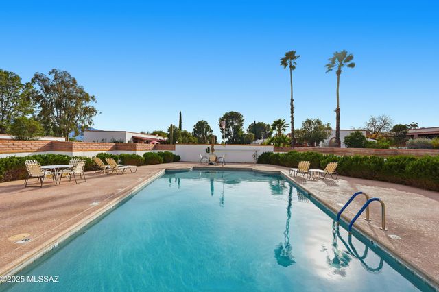 364 S Paseo Lobo, Green Valley, AZ 85614