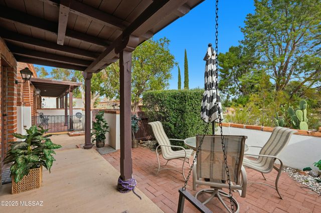 364 S Paseo Lobo, Green Valley, AZ 85614