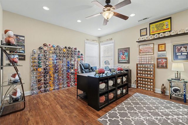 10433 Royal Winchester Drive, Charlotte, NC 28277