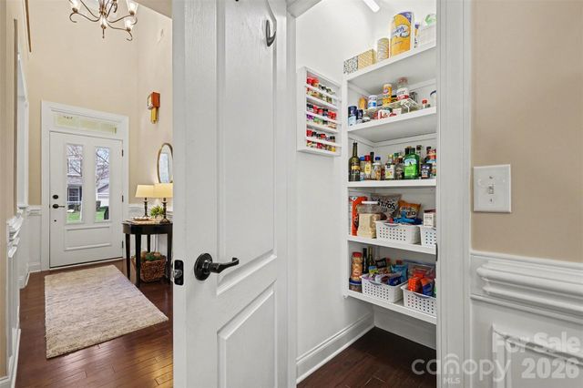 10433 Royal Winchester Drive, Charlotte, NC 28277