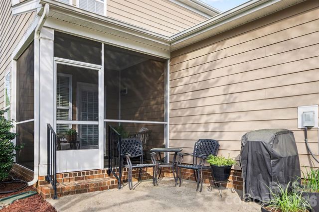 10433 Royal Winchester Drive, Charlotte, NC 28277