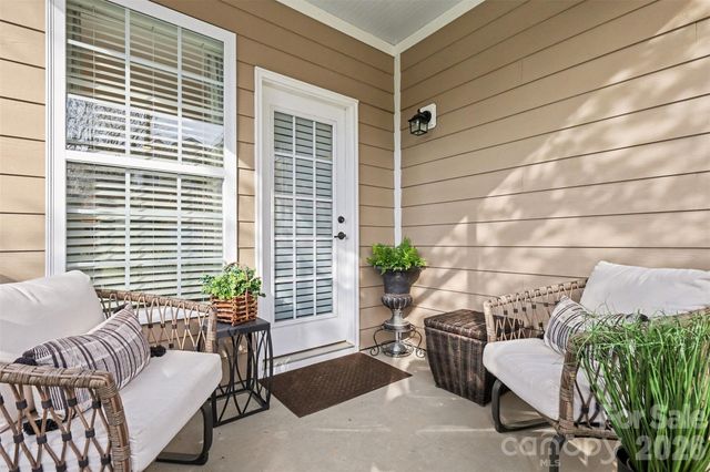 10433 Royal Winchester Drive, Charlotte, NC 28277