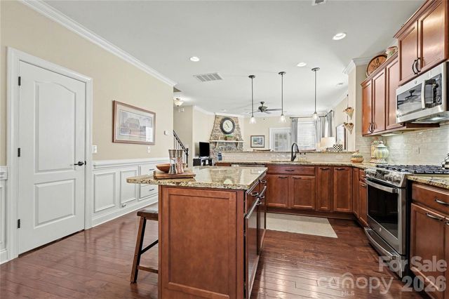 10433 Royal Winchester Drive, Charlotte, NC 28277