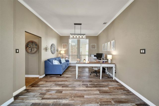 11710 Grandview Dr, Montgomery, TX 77356