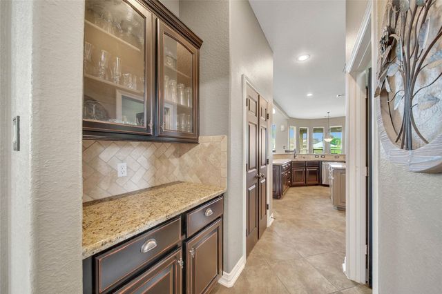 11710 Grandview Dr, Montgomery, TX 77356