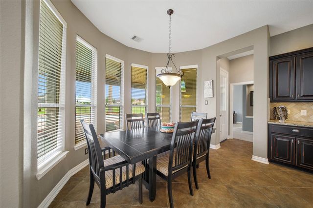 11710 Grandview Dr, Montgomery, TX 77356