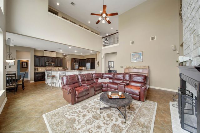11710 Grandview Dr, Montgomery, TX 77356