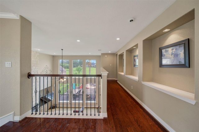 11710 Grandview Dr, Montgomery, TX 77356