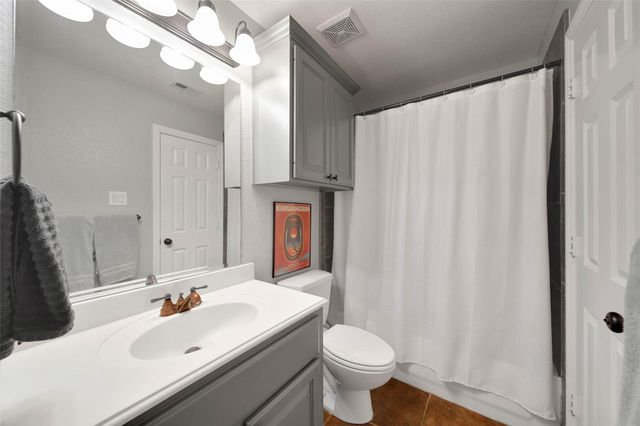 11710 Grandview Dr, Montgomery, TX 77356