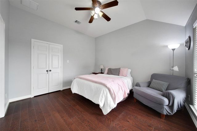 11710 Grandview Dr, Montgomery, TX 77356