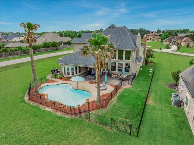 11710 Grandview Dr, Montgomery, TX 77356