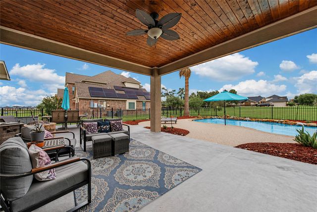 11710 Grandview Dr, Montgomery, TX 77356