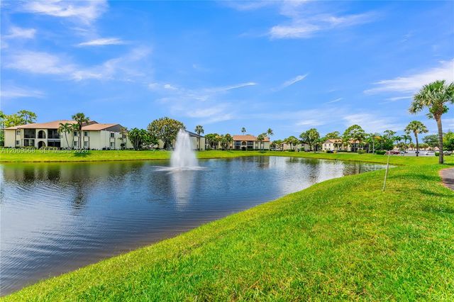 3561 Pine Tree Court D-1, Greenacres, FL 33463