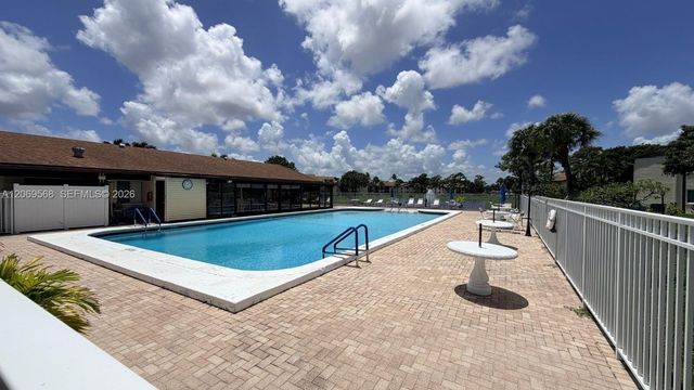 3561 Pine Tree Court D-1, Greenacres, FL 33463