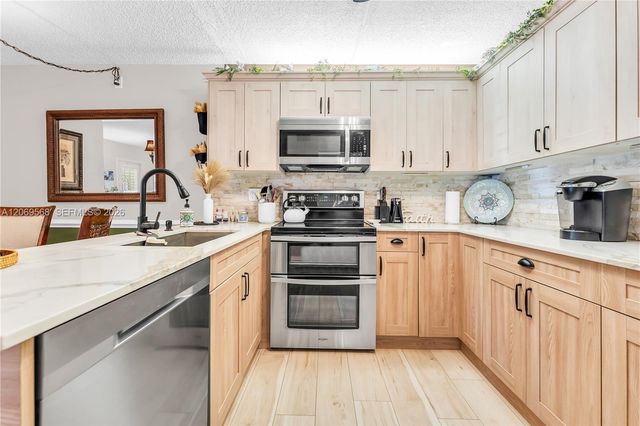 3561 Pine Tree Court D-1, Greenacres, FL 33463