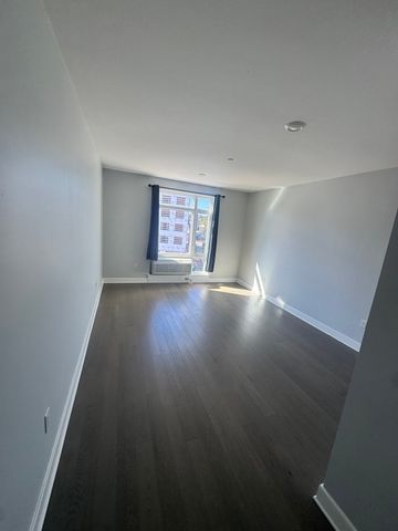 18 Cliveden St 505, Quincy, MA 02169