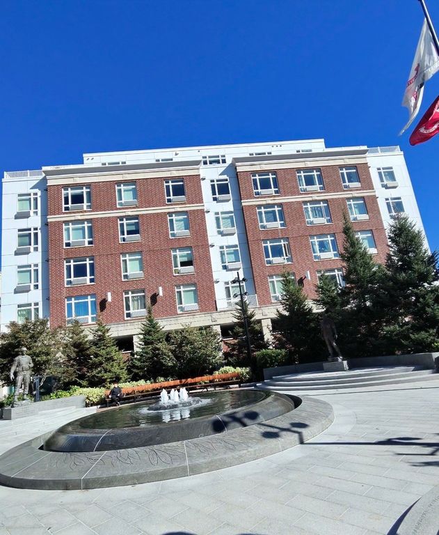 18 Cliveden St 505, Quincy, MA 02169